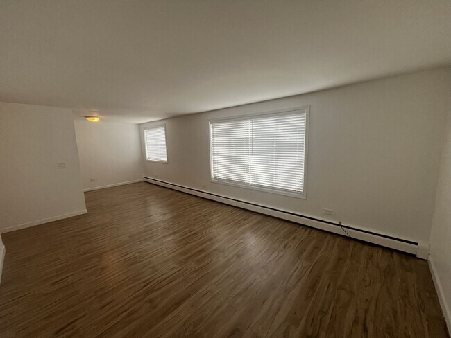 Foto del edificio - 5680 N Elston Ave