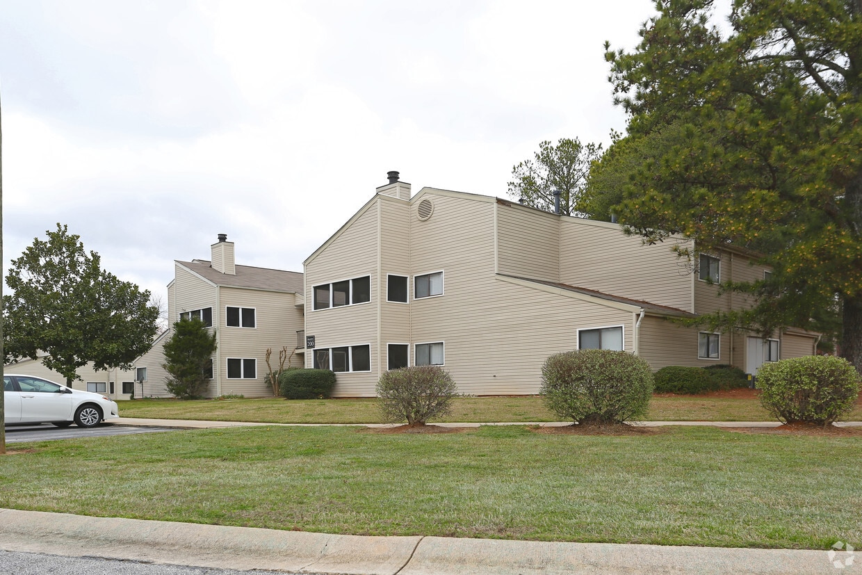 Ashford Brook Apartments in Conyers, GA