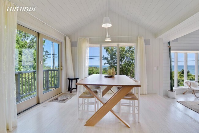 Foto del edificio - 463 Old Montauk Hwy