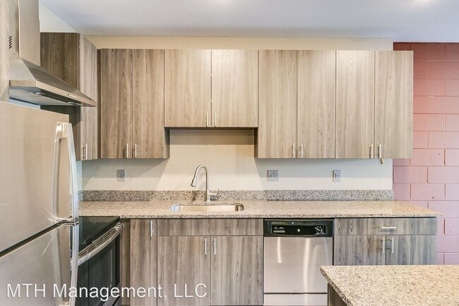 Building Photo - 2 br, 2 bath  - 2222 E. Michigan Avenue