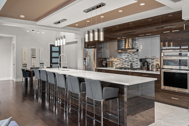 Building Photo - 5151-5151 Windermere Blvd S W
