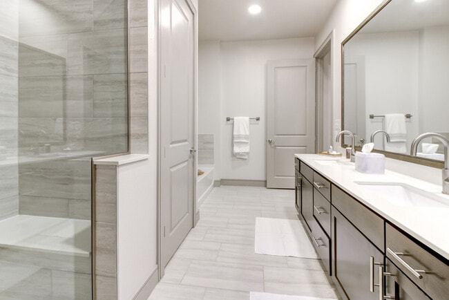 Building Photo - 1211 Caroline-449.4