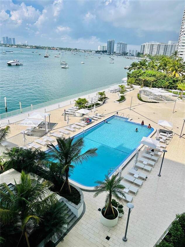 Foto principal - 1000 West Ave