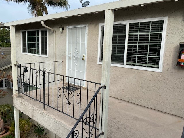 Front Entrance - 494 Greendale Way