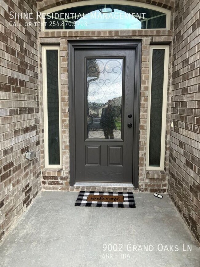 Foto del edificio - 9002 Grand Oaks Ln