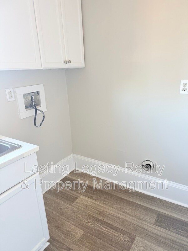 Building Photo - 3410 Old Greensboro Rd