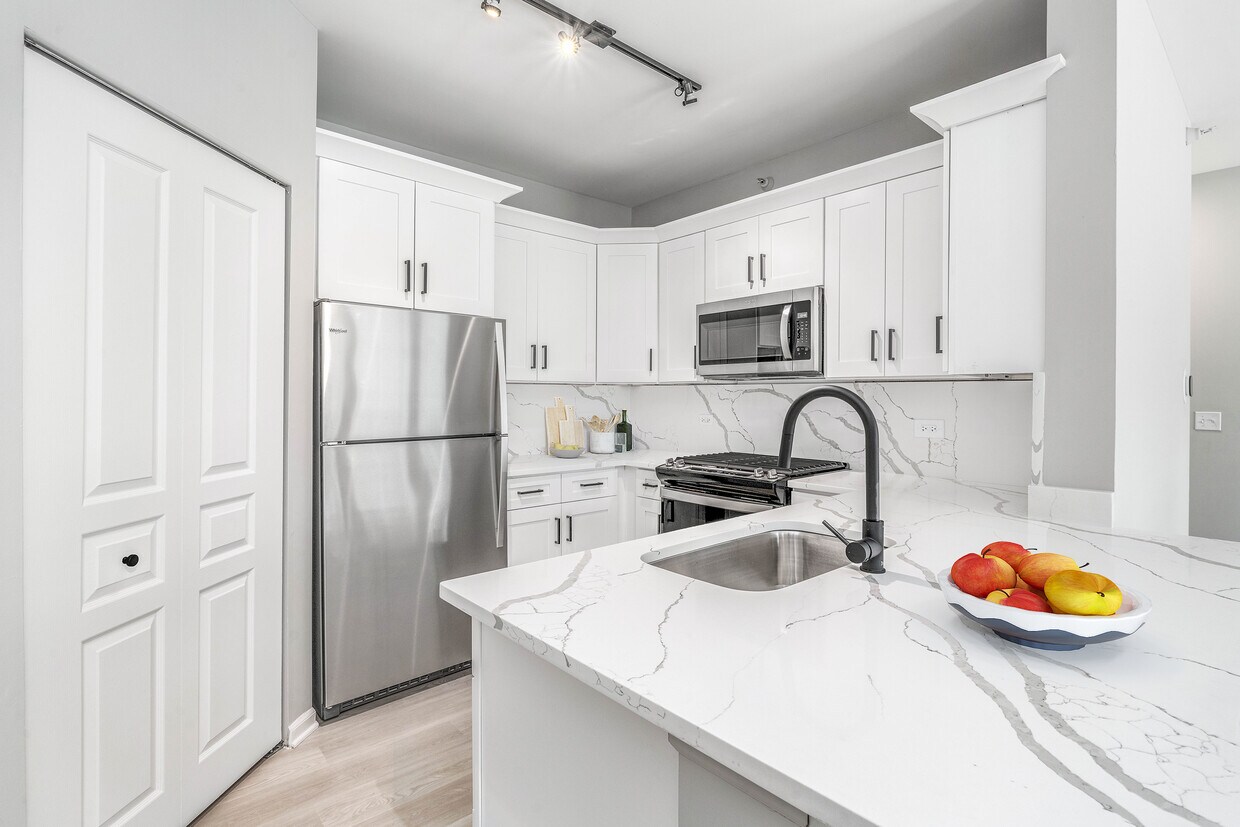 Grand Reserve of Naperville Apartments at 504 Chamberlain Ln