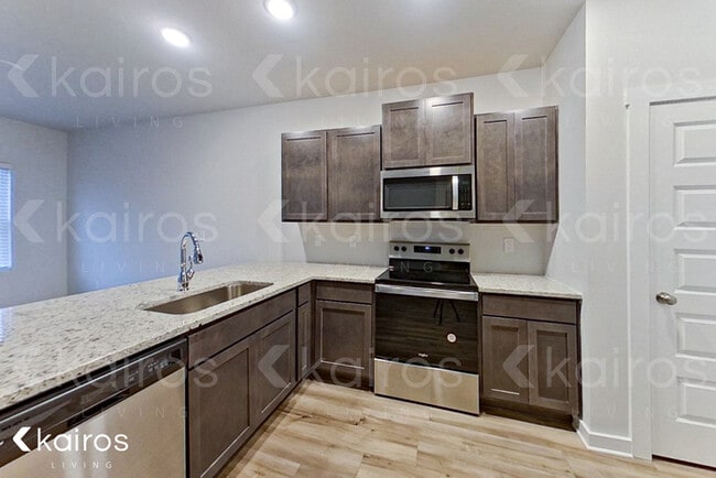 Foto del edificio - 6425 Upchurch Dr