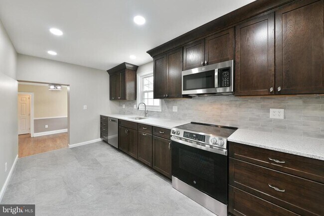Foto del edificio - 6166 Mechanicsville Rd