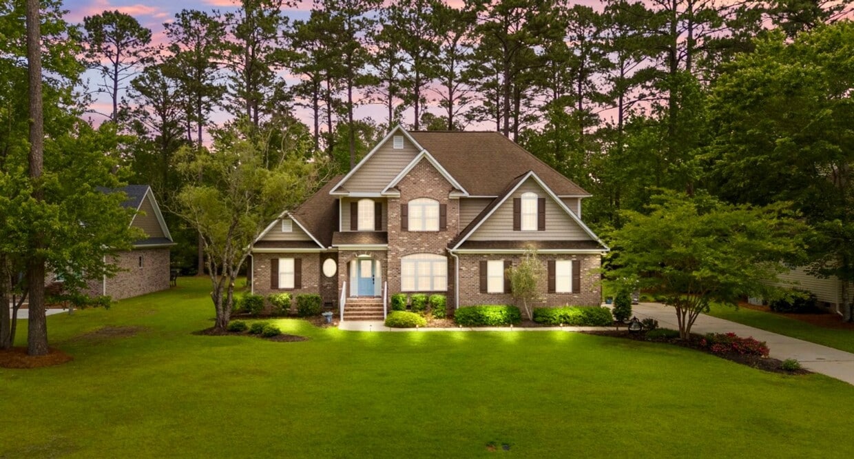 Primary Photo - RARE STUNNER 4BR/2.5BA Home in Carolina Co...