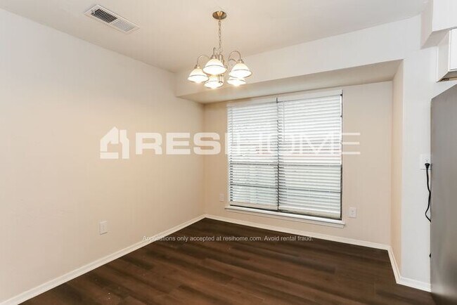 Foto del edificio - 2117 Bainwood Trail