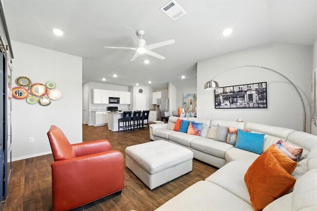 Building Photo - 5900 Brocade Dr