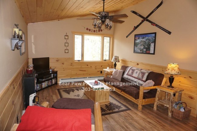 Foto del edificio - 315 Juniper Ln