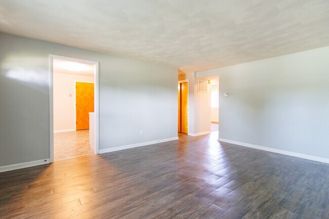Building Photo - 706 Mellen Dr