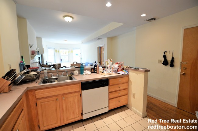 Building Photo - 1406 Beacon St