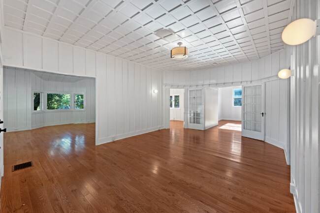 Building Photo - 336 E Islay St