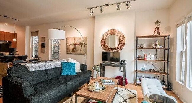 Foto del edificio - 1407 N Wicker Park Ave