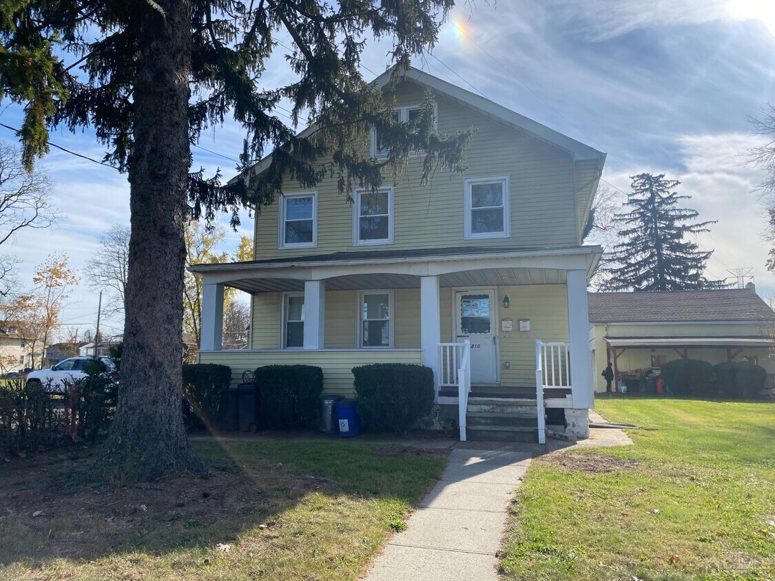 Primary Photo - 210 Bound Brook Rd