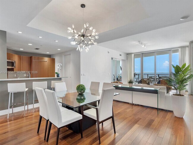 Foto del edificio - 2627 S Bayshore Dr