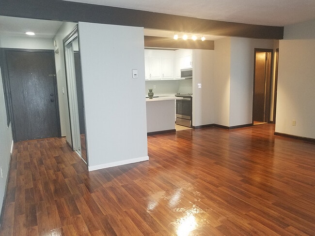 Building Photo - 91 Country Squire Drive Unit G