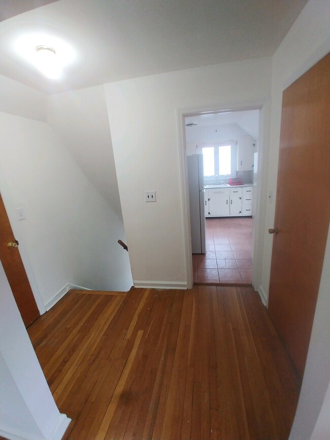 2ND FLOOR - 652 Clove Rd