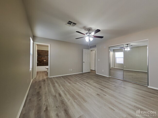 Foto del edificio - 12792 N B St