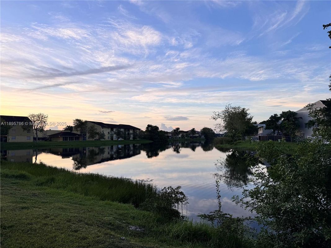 Foto del edificio - 15560 SW 80th St