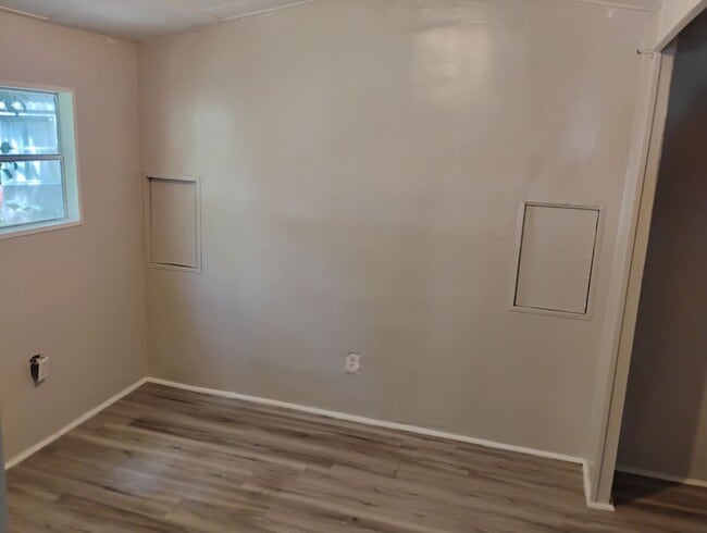 Building Photo - Whispering pines
