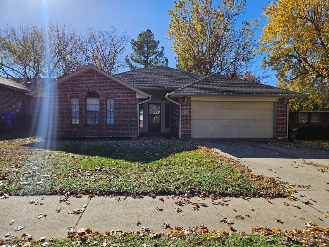 Primary Photo - (3) Bed/(2) Bath in Eagle Cliff Addition A...