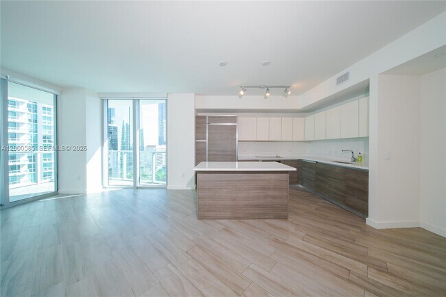 Building Photo - 1100 S Miami Ave