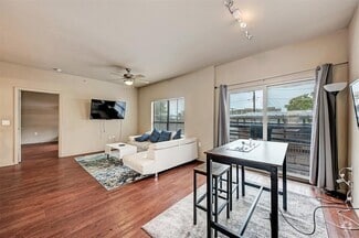 Building Photo - 5117 N Lamar Blvd