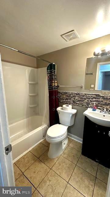 Foto del edificio - 7503 Riverdale Rd
