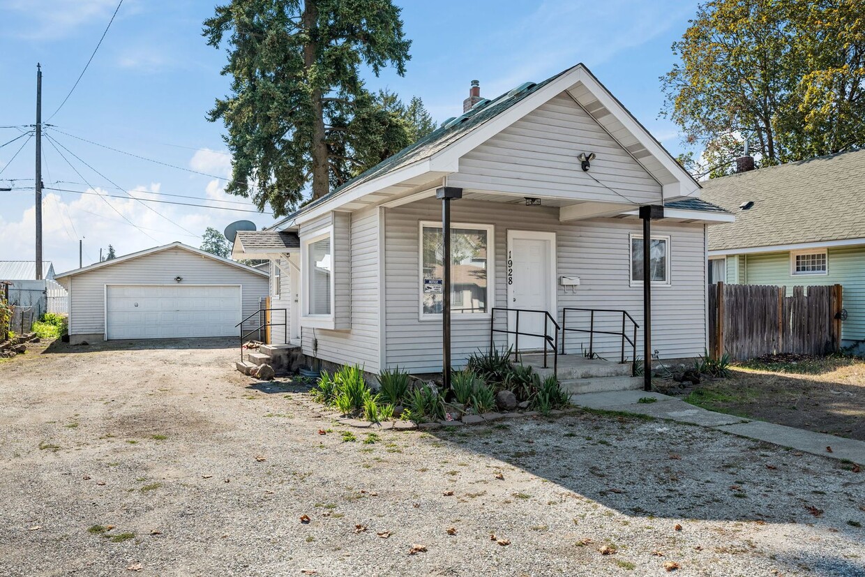 Primary Photo - Northeast Spokane Home - Completely Remode...