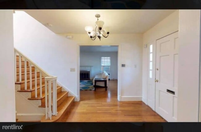 Building Photo - 5 br, 3 bath House - 1432 Juniper Street