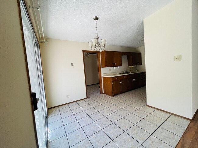 Foto del edificio - Westside 3 Bedroom 1.75 Bath