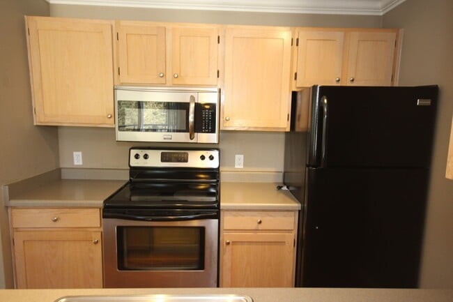 Building Photo - Stunning Madera West Condo