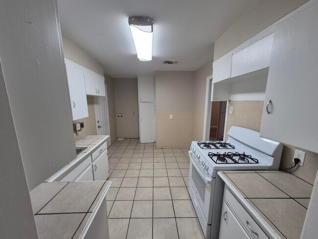 Building Photo - 5403 Avenue B