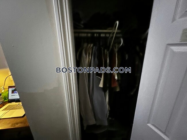 Foto del edificio - 12 Shepherd Ave