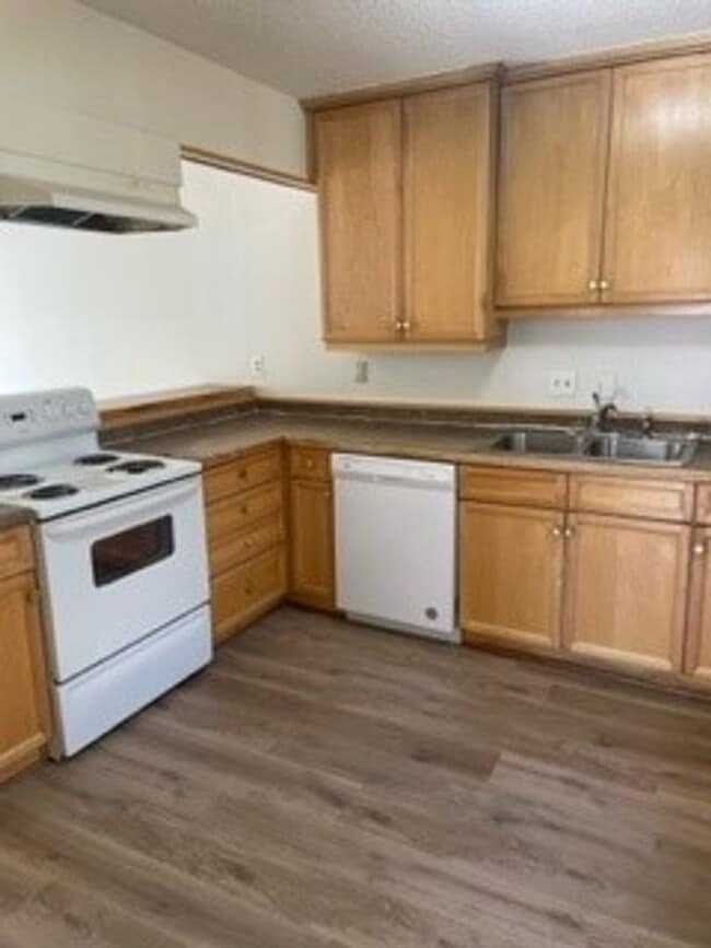 Building Photo - 6050 Wentworth Ave S