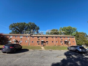 Building Photo - 725 Akron Dr