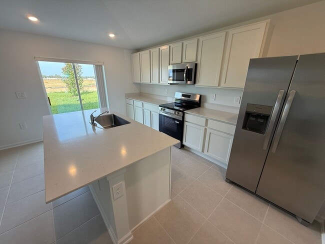 Foto del edificio - HAINES CITY: 3 Bed/2 Bath/2 Car Garage SFH...