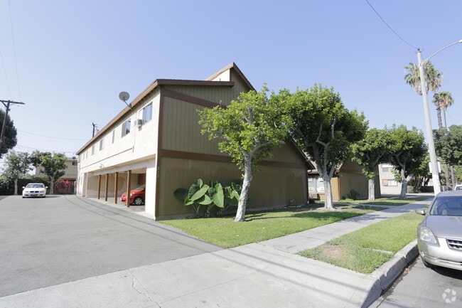 Building Photo - 212-218 W Palais Rd