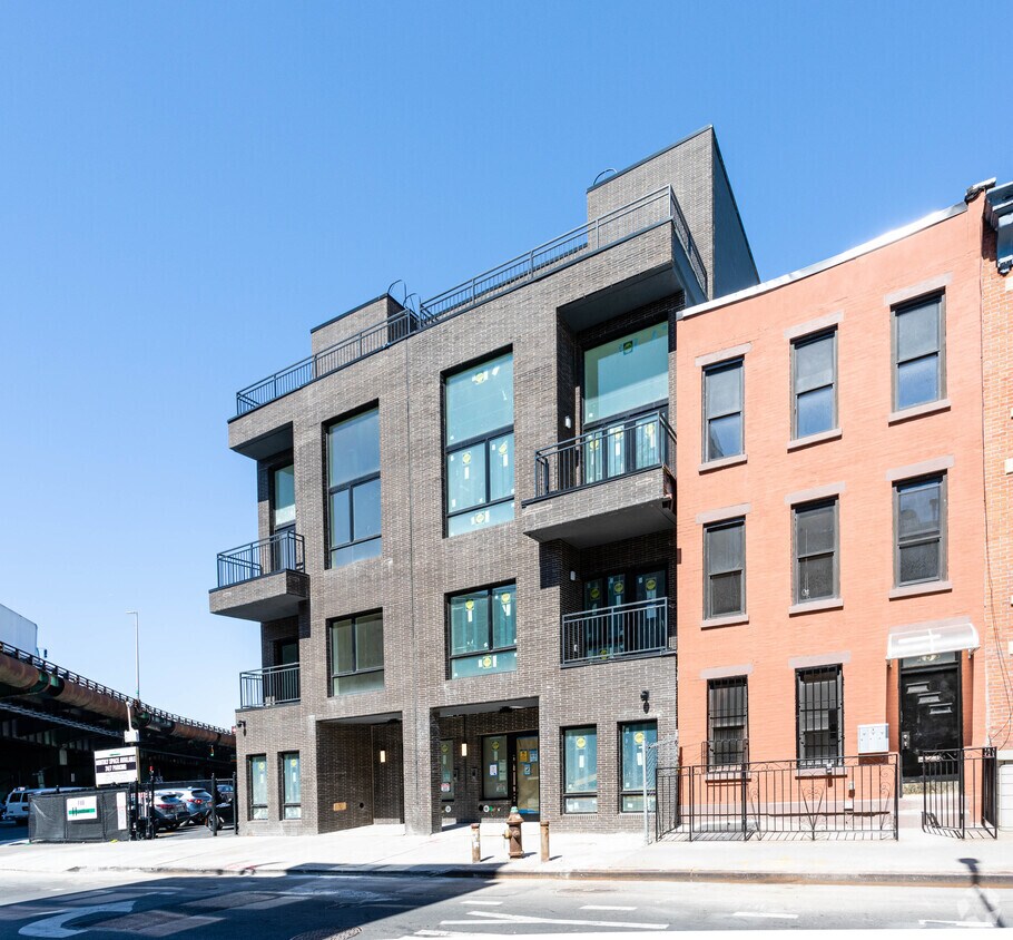 Primary Photo - 149 W 9th St