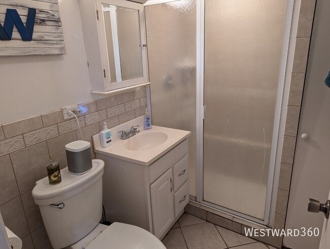 Photo - 1528 W Wellington Ave Apartment