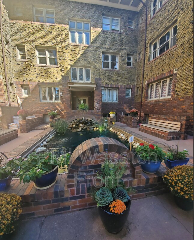 Primary Photo - 86 B St