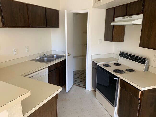 Foto del edificio - 7200 T C Jester Blvd