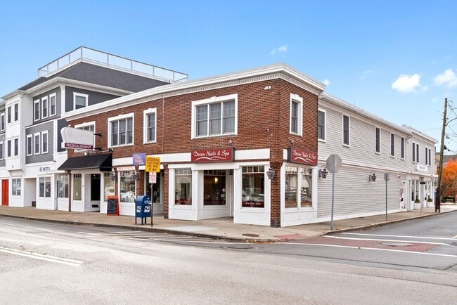 Building Photo - 50 Maple St