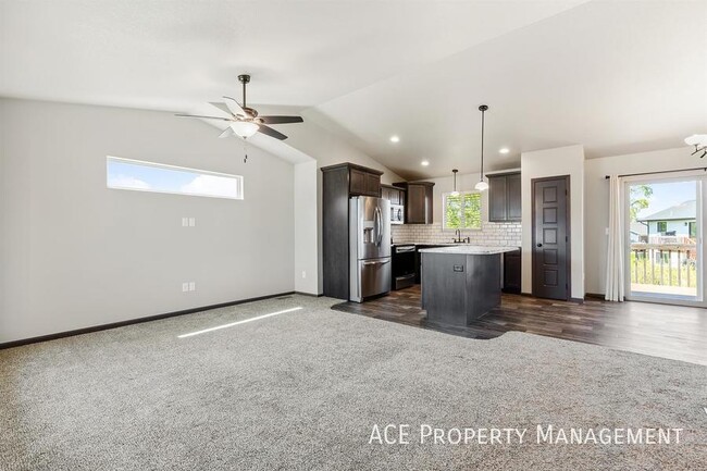 Foto del edificio - 564 Quinton Ln