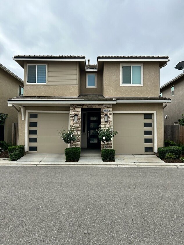 Foto principal - 3616 Highclere Way