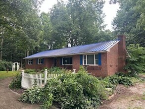 Building Photo - 7500a Aycocks Crossing Rd